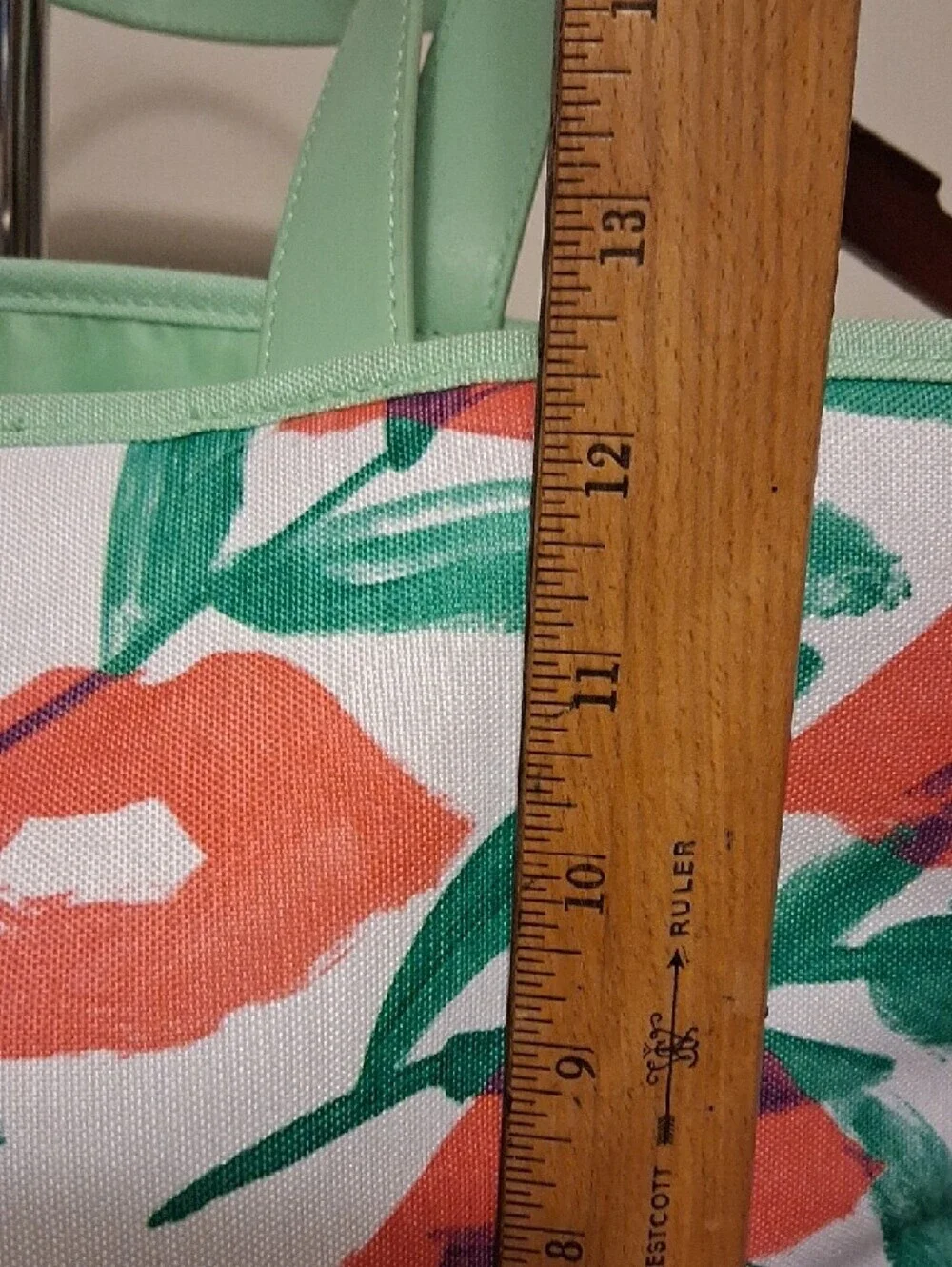 💓🪞Clinique X Drawbertson White Green and Pink Canvas Tote with Matching Pouch